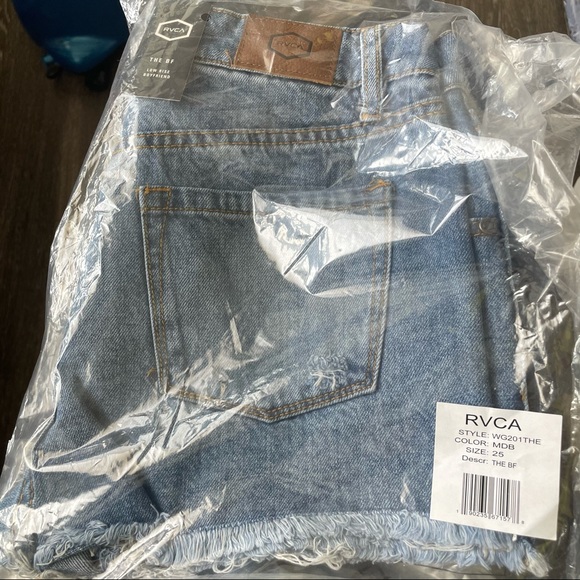 NEW RVCA The Boyfriend Denim Shorts in Medium Blue - Picture 5 of 7